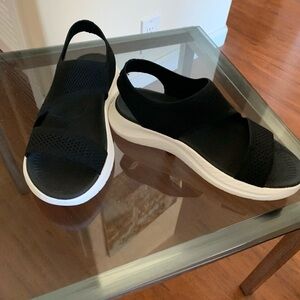 Black Women's Easy Spirit new Sandals